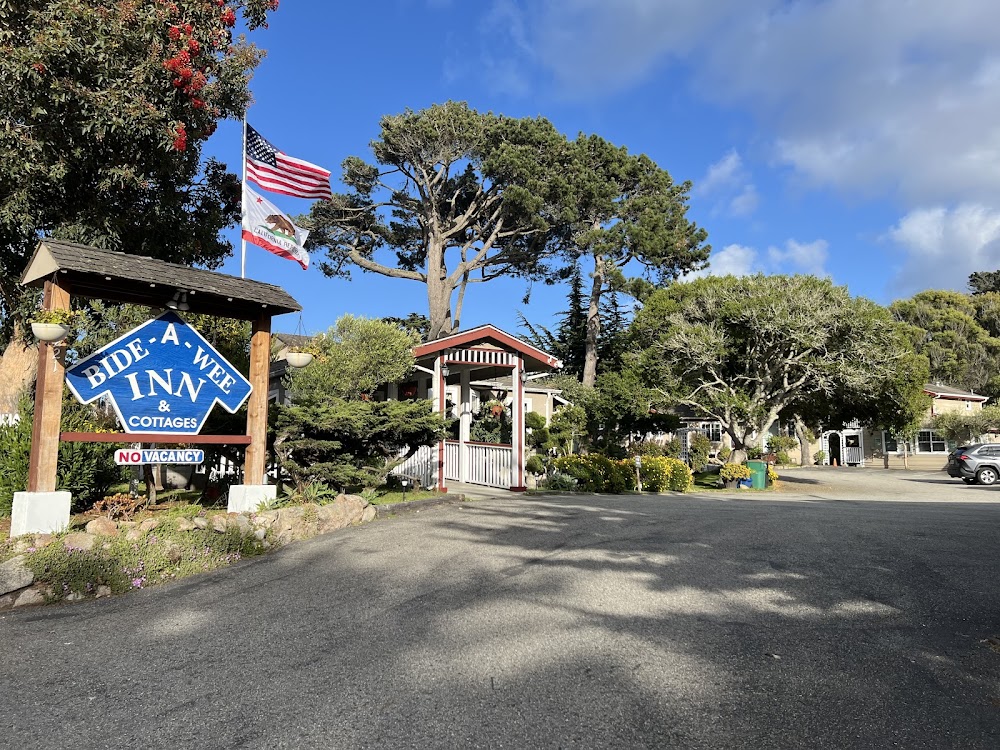 Bide-A-Wee Inn & Cottages
