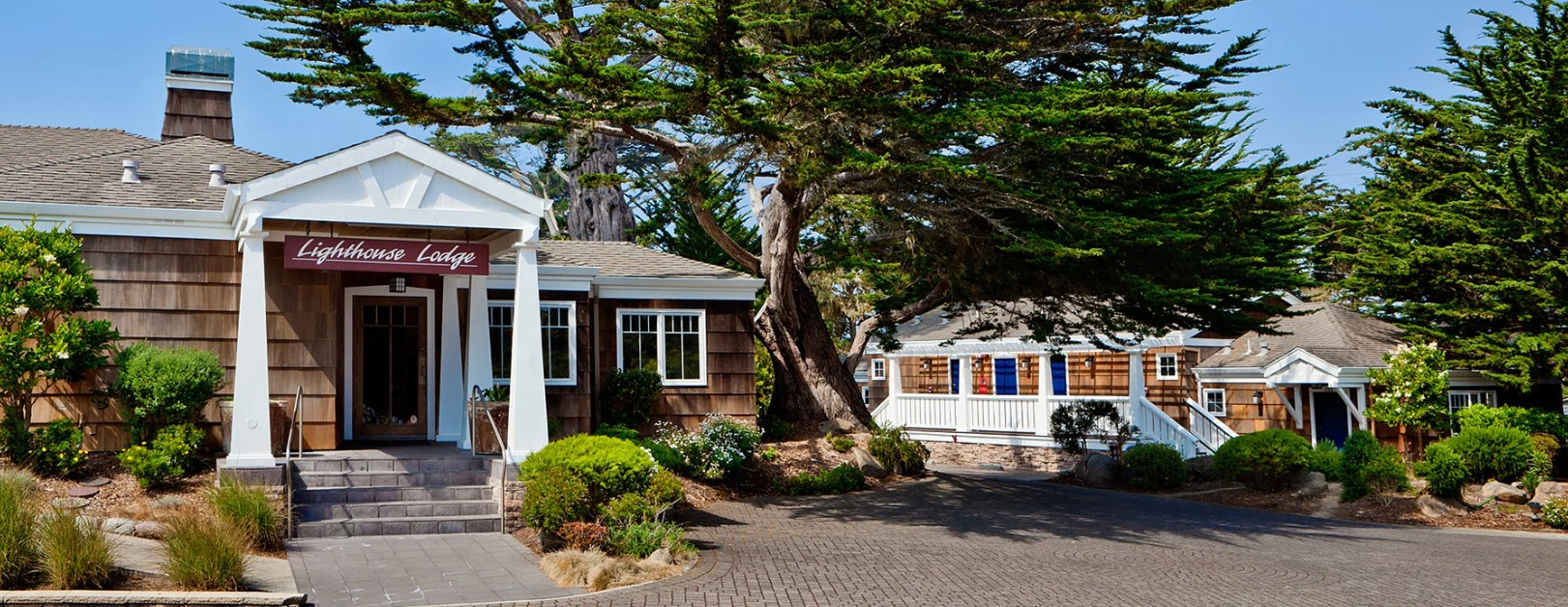 Lighthouse Lodge & Cottages